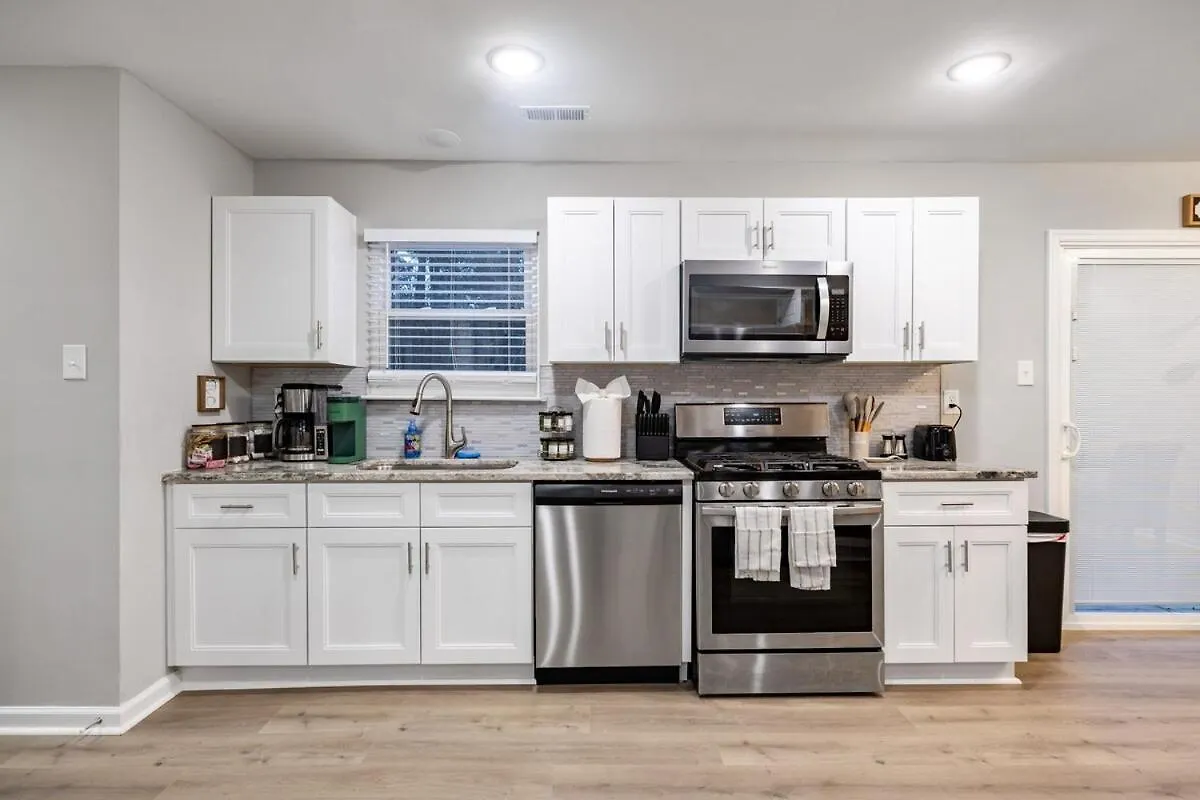 Pool Table Paradise! 3 Bedroom Getaway In Rva! Richmond