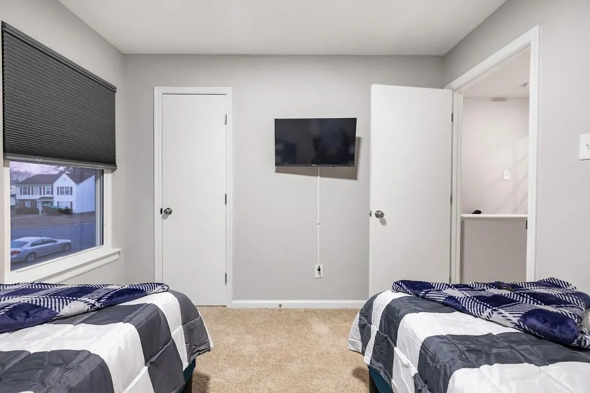 Pool Table Paradise! 3 Bedroom Getaway In Rva! Richmond 0*,  United States
